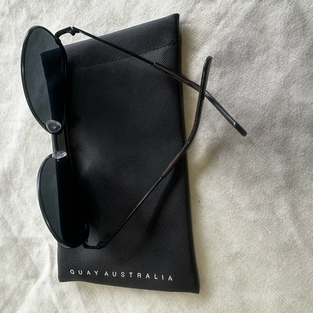 Quay Australia Black Glasses Sleek Modern Design